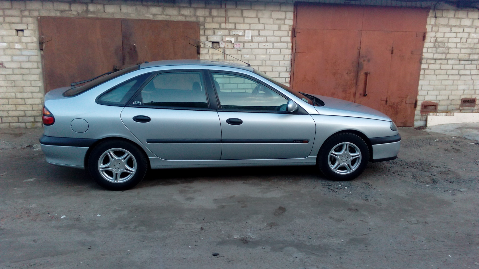 Renault Laguna I 1.8 бензиновый 1998 | Из точки А в точку Б на DRIVE2