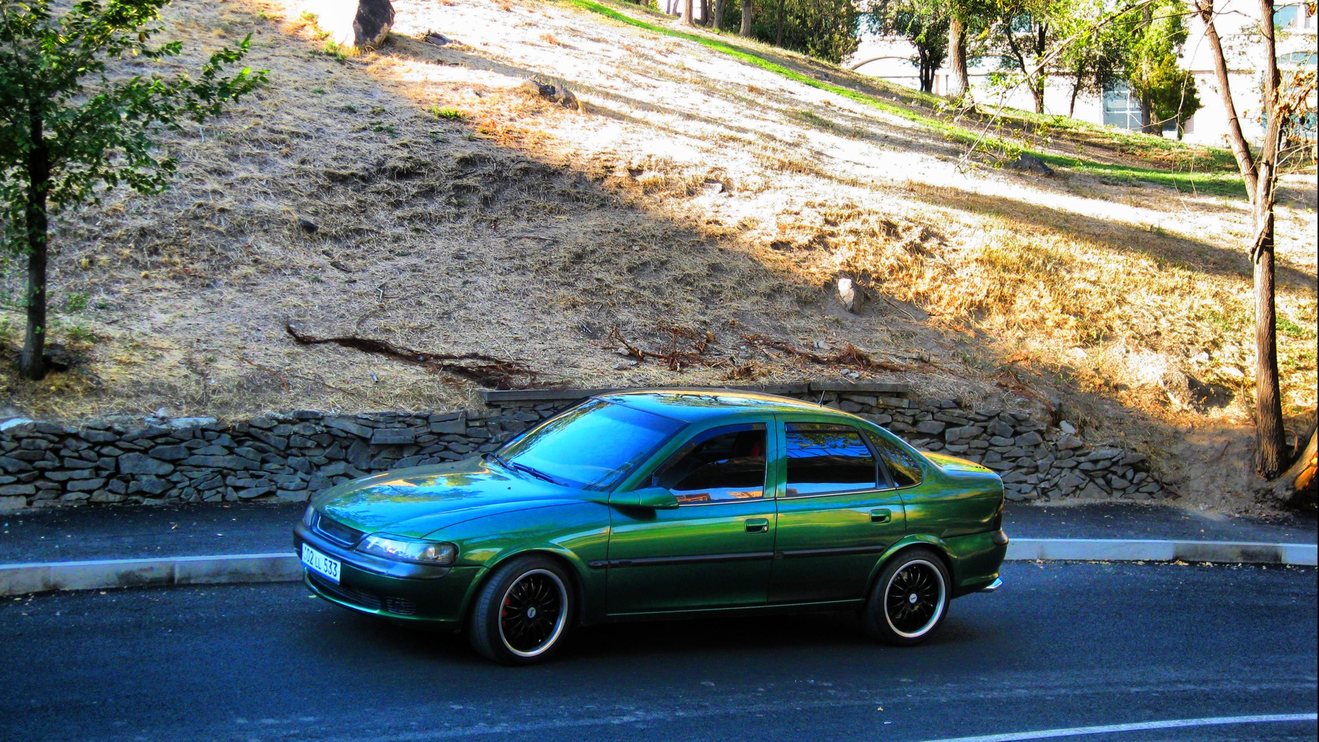 Зеленая б. Opel Vectra b зеленая. Opel Vectra b купе. Опель Вектра б зеленый. Vectra b Coupe.