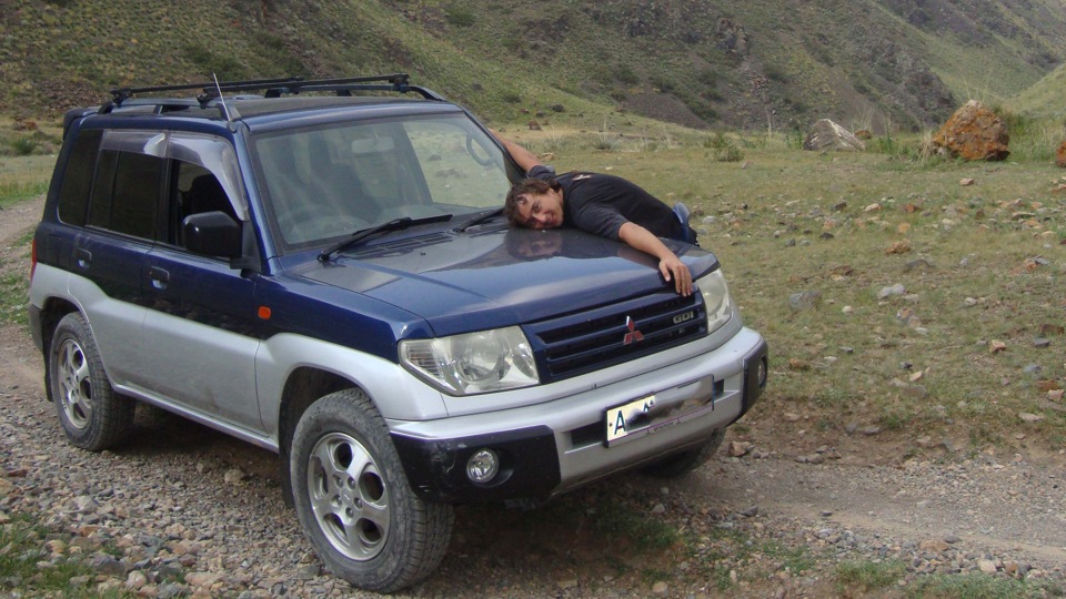 Mitsubishi pajero io 2006