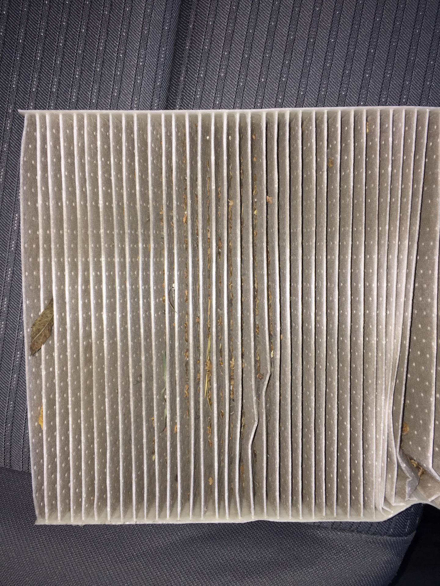 Замена салонного фильтра — Nissan Almera Classic (B10), 1,6 л, 2012 ...