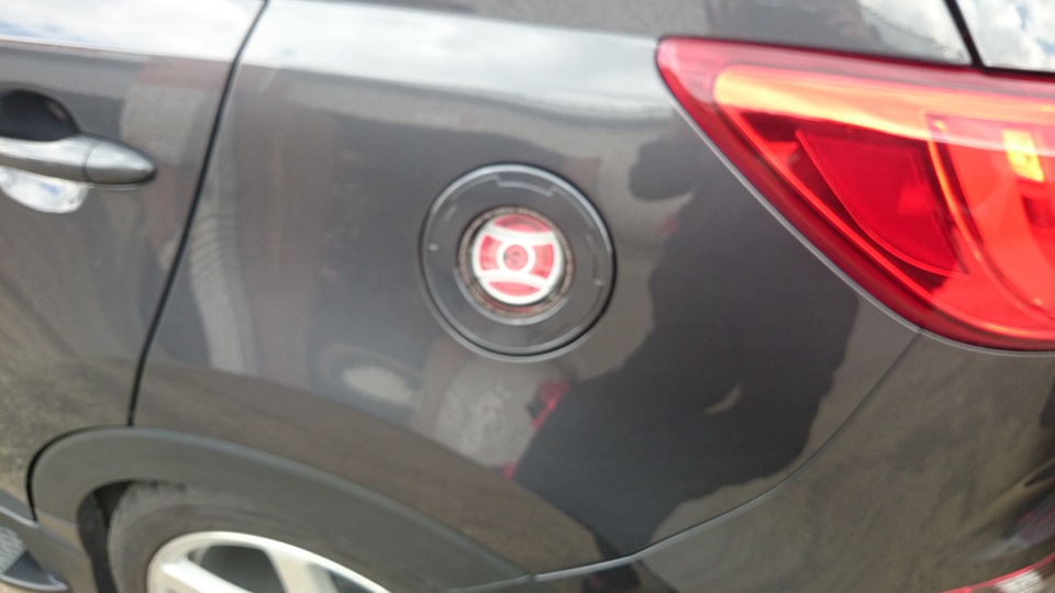 Лючок бензобака — KIA Sportage (3G), 2 л, 2013 года | аксессуары | DRIVE2