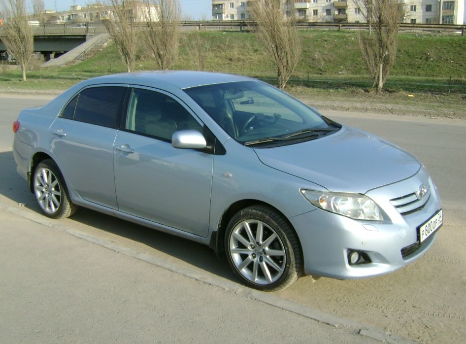 Стекло на тойоту короллу. Toyota Corolla 140. Corolla 150 тонировка передних стекол. Тонированные стекла Тойота Королла.