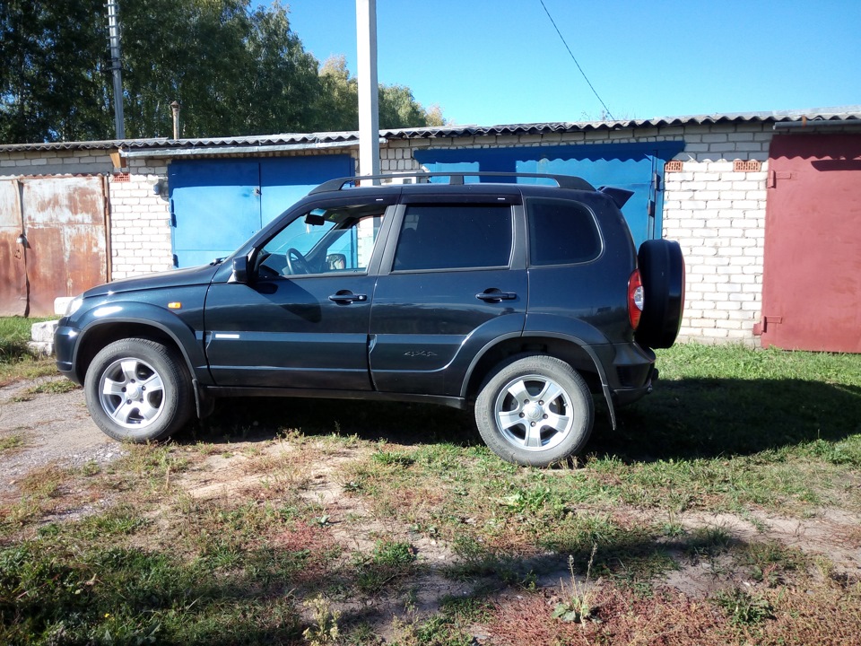 Спойлер — Chevrolet Niva (1G), 1,7 л, 2011 года | стайлинг | DRIVE2