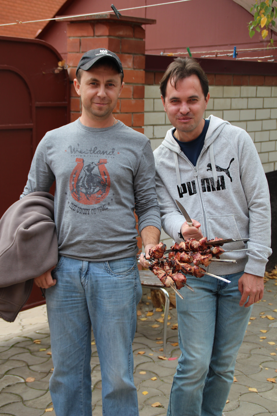 Поездка в Тамбов, д.1: Шашлыки и прогулка по ночному городу. — Lada Калина  2 универсал, 1,6 л, 2015 года | путешествие | DRIVE2