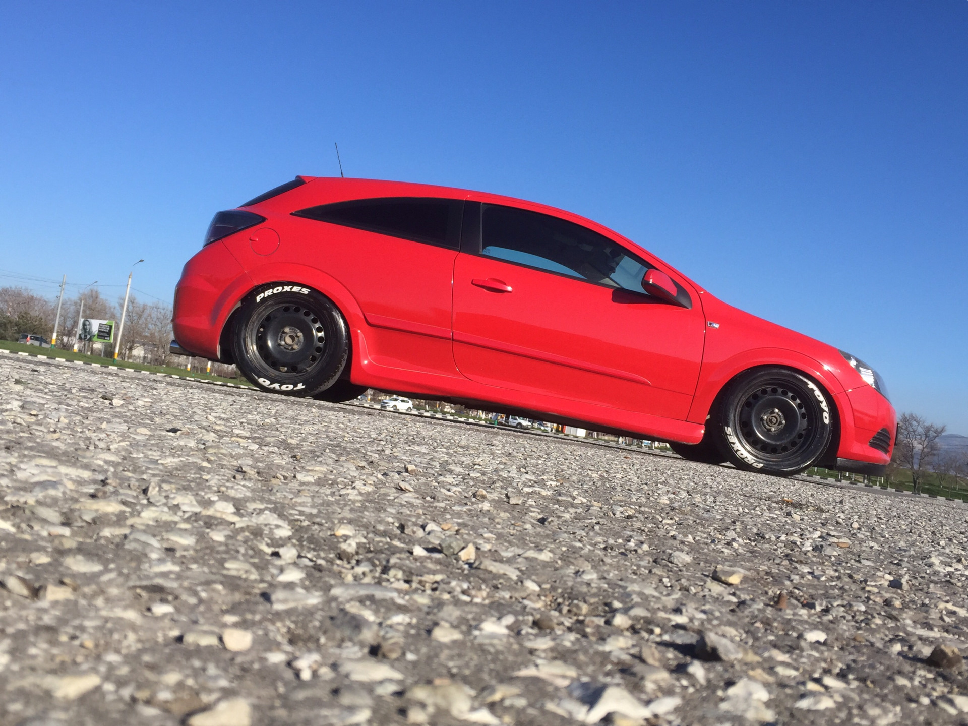 Opel Astra stance