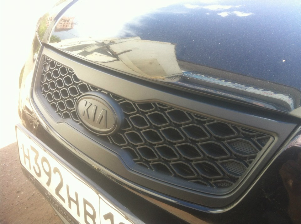 Перекраска значка и передней решетки в plasti dip — KIA Rio (2G), 2010 ...