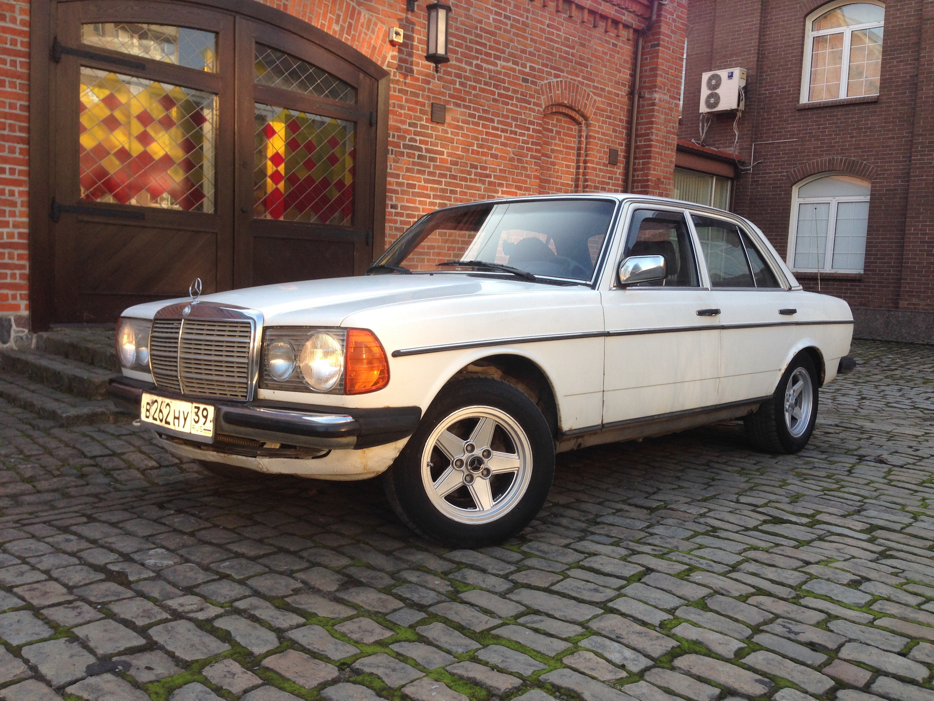 Мерседес w123 без бамперов