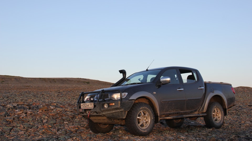 mitsubishi l200 mashina dlya puteshestvij