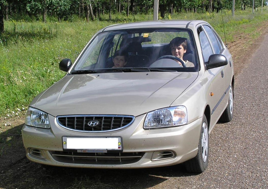 Автомобили до 100 тыс. Hyundai Accent 2005. Акцент ат221н.