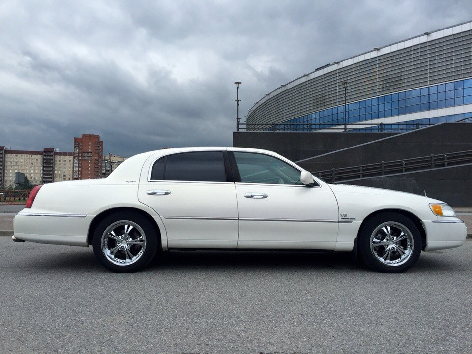 Фото в бортжурнале Lincoln Town Car III