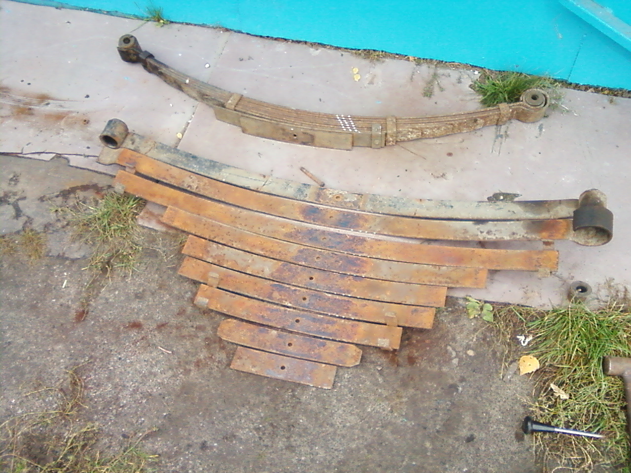 Рессоры шевроле блейзер. Как восстановить рессоры на уаз. Разборка рессор. Рессора м1144202. Крепление рессоры москвич 412.