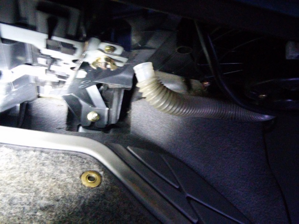 Вибрация печки из-за… — Mazda 323 VI, 1,5 л, 1999 года | своими руками ...