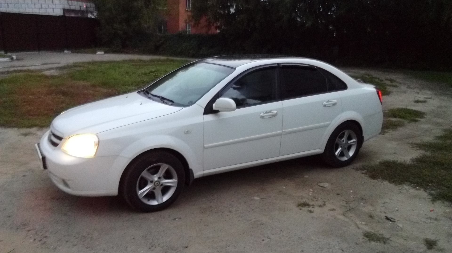 Chevrolet Lacetti White