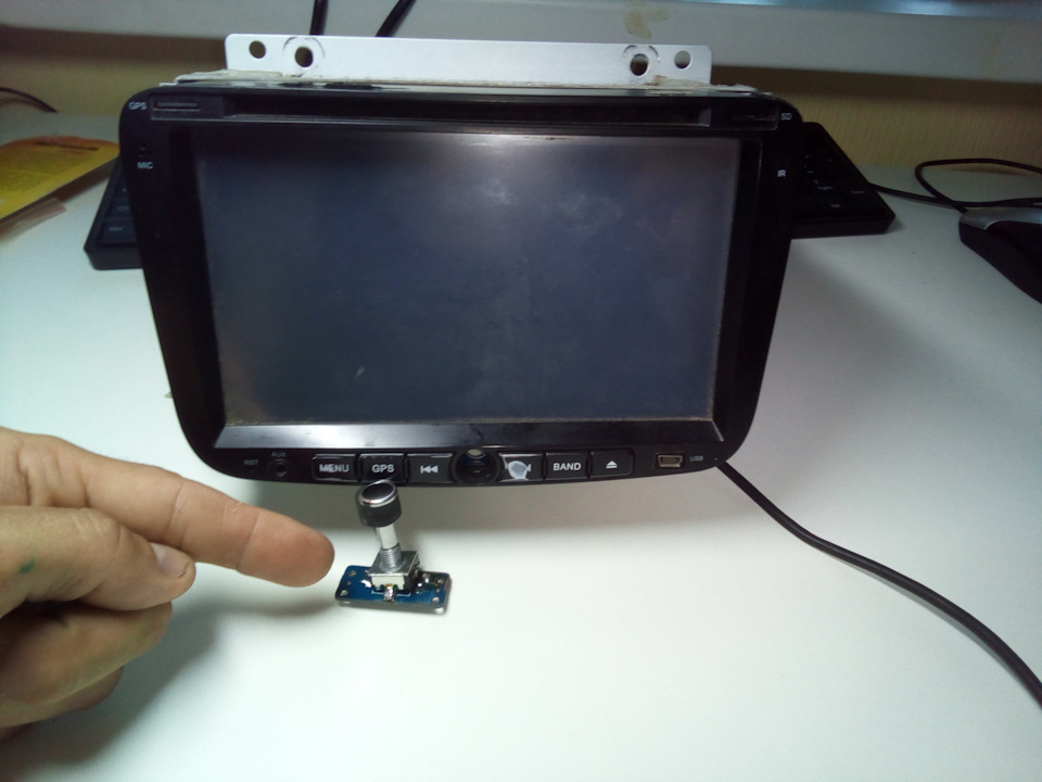 Езжу с дырой в торпедо! ))) — Geely Emgrand EC7 FE-1, 1,5 л, 2013 года ...