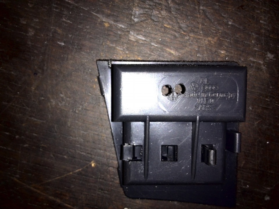 USB порт для магнитолы в бардачок — Audi A8 (D2), 2,5 л, 1998 года ...