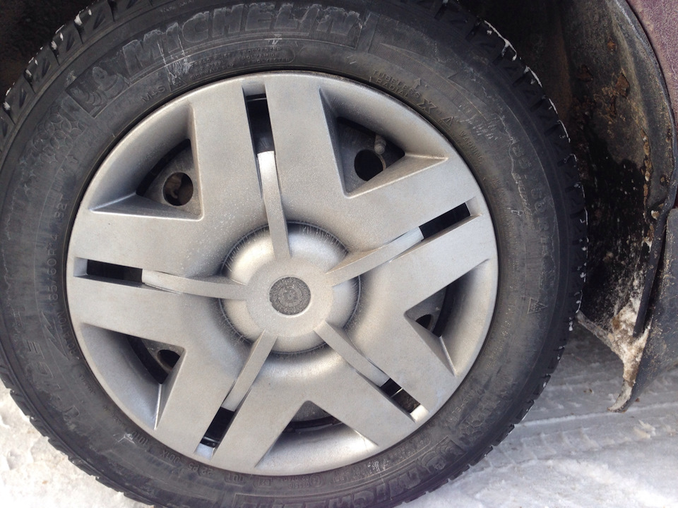 Колпаки без дырок под сосок подкачки колес. — Chevrolet Lanos, 1,5 л ...