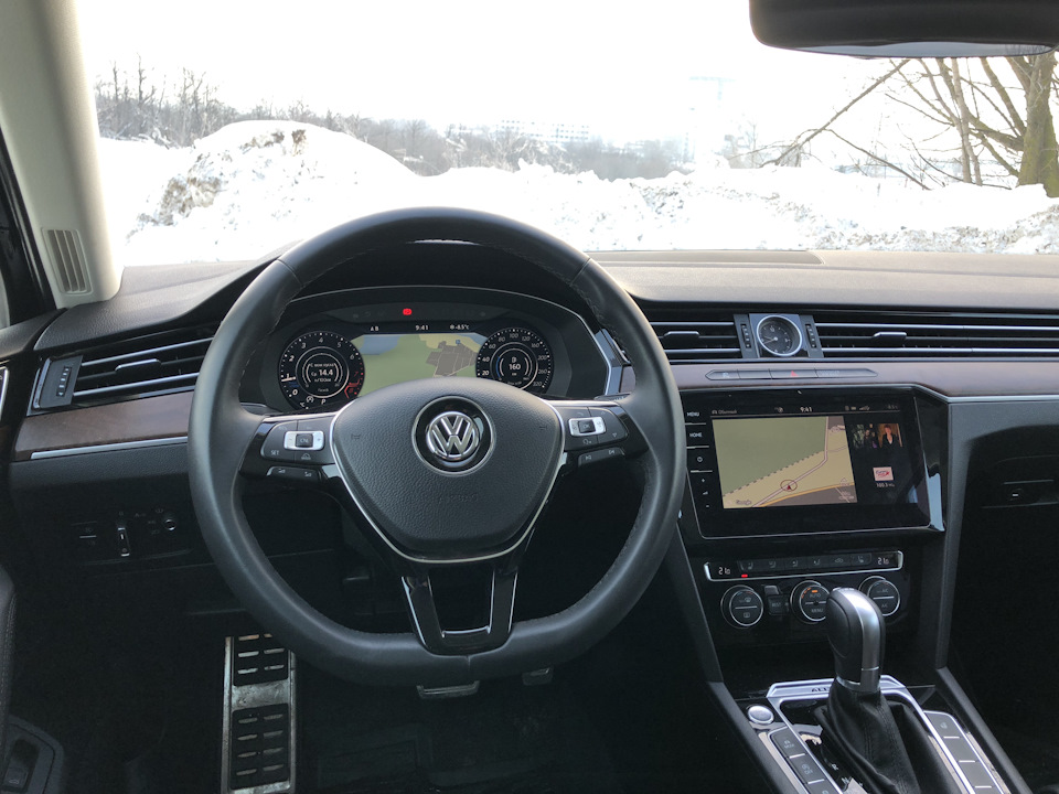 Как снять passat alltrack b8 аккумулятор