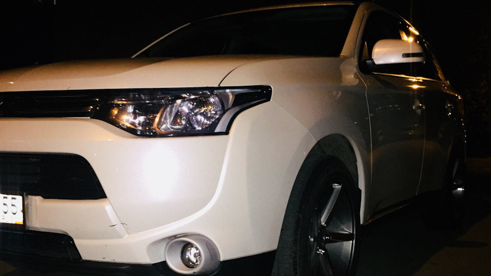 Mitsubishi Outlander snowball