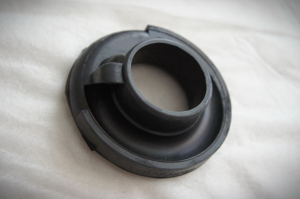 Опора пружины задней рено меган 2. Проставка пружины 2190 зад. Проставки под задние пружины 20 мм. Проставки задние пружины 211. Подкладка под заднюю пружину.