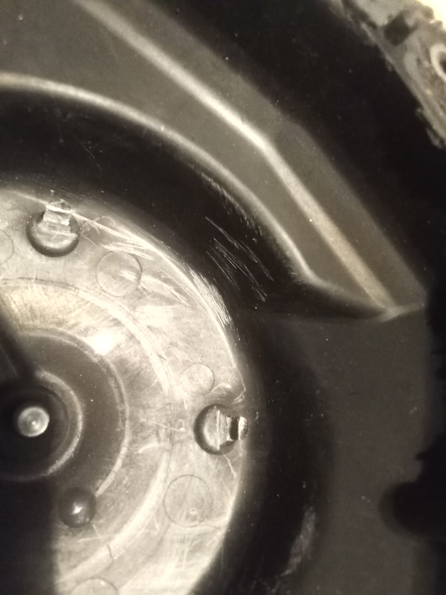 фото крышки трамблера. исправная крышка трамблера m40b16. крышак трамблёра renault sandero. 0 16v. крышка трамблера фольксваген гольф gti 2.