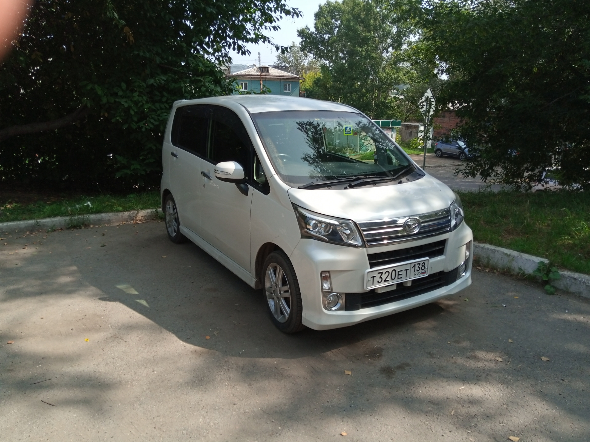 Daihatsu move 2