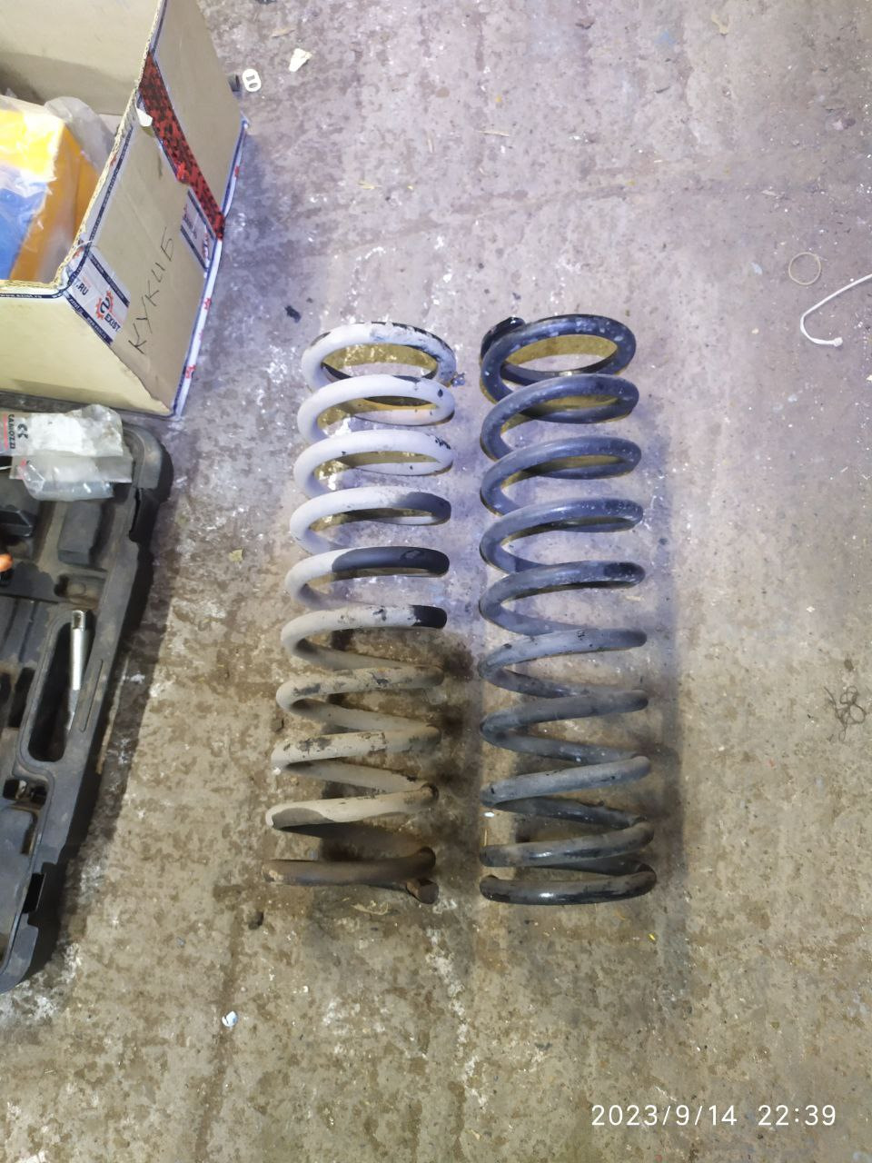 Замена заднего тормозного цилиндра, редуктора моста, передних пружин ...