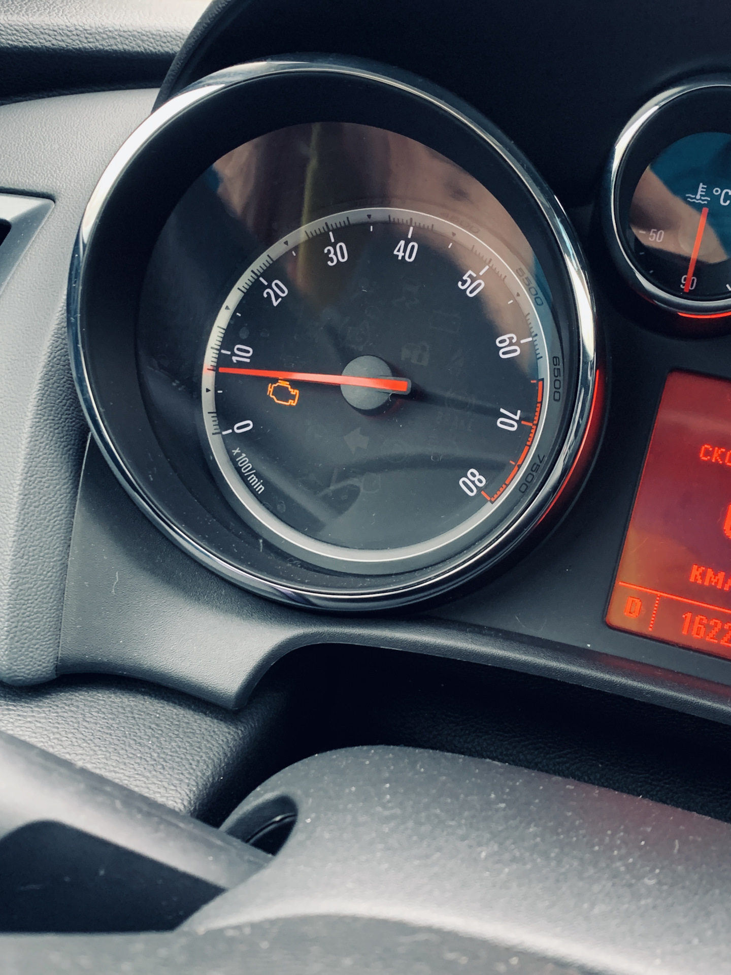 Прибор для чтения ошибок — Opel Astra J GTC, 1,4 л, 2012 года | поломка ...