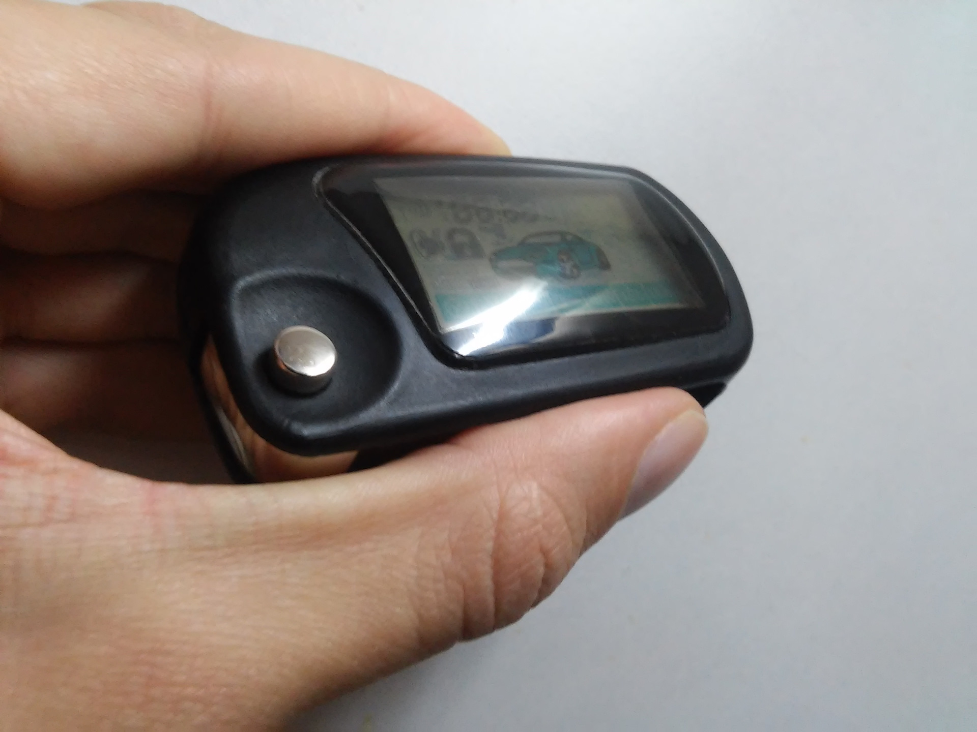 Брелок сигнализации matiz. Два брелка сигнализации. Два брелка сигнализации. Пульт автосигнализации logicar 1. Два брелка сигнализации.