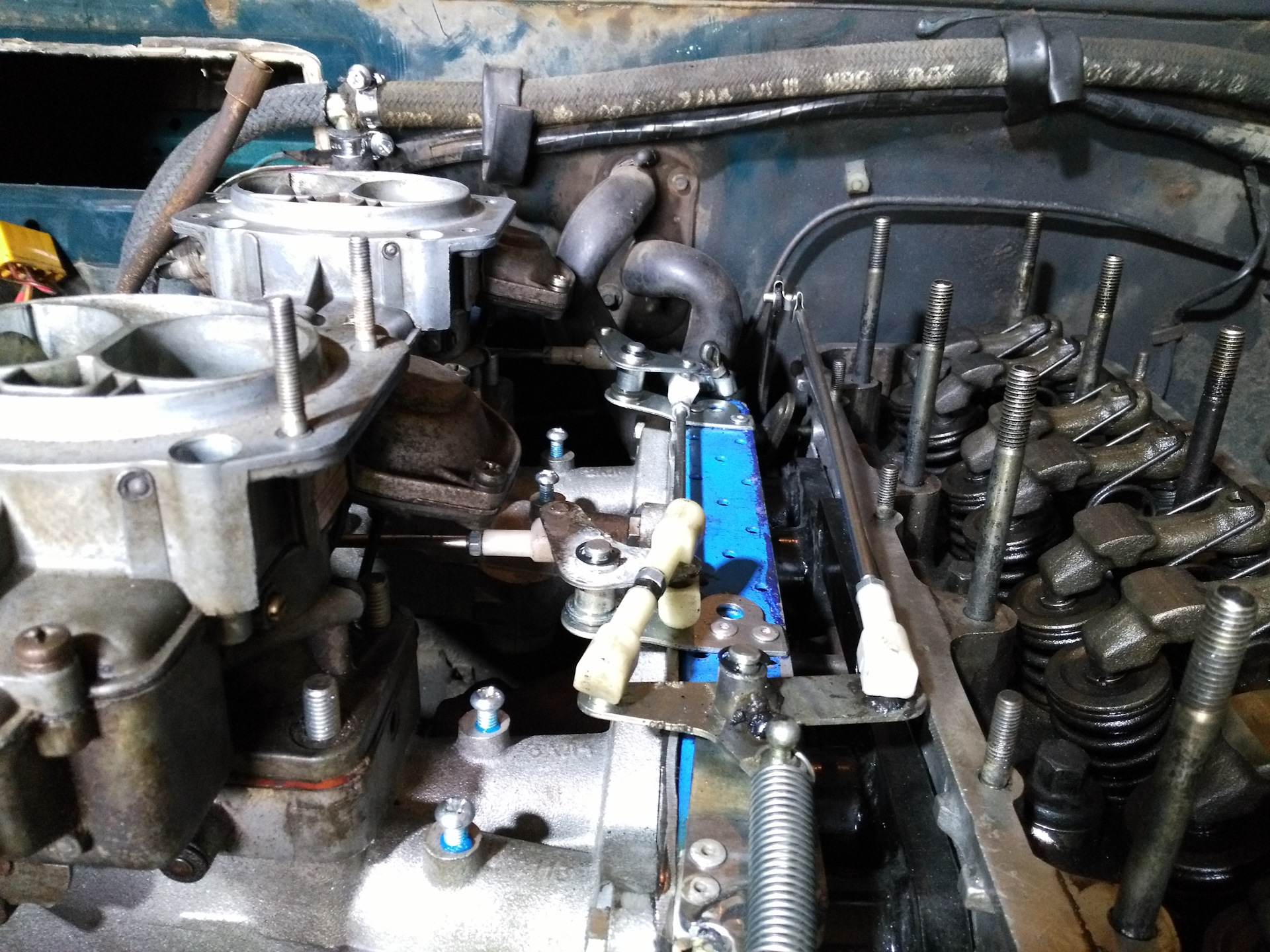 регулировка двух карбюраторов. ваз 2101 2 карбюратора. автоподсос на карбюратор ваз 2107. карбюратор на змз 402 однокамерный. карбюратор audi 100 c3.