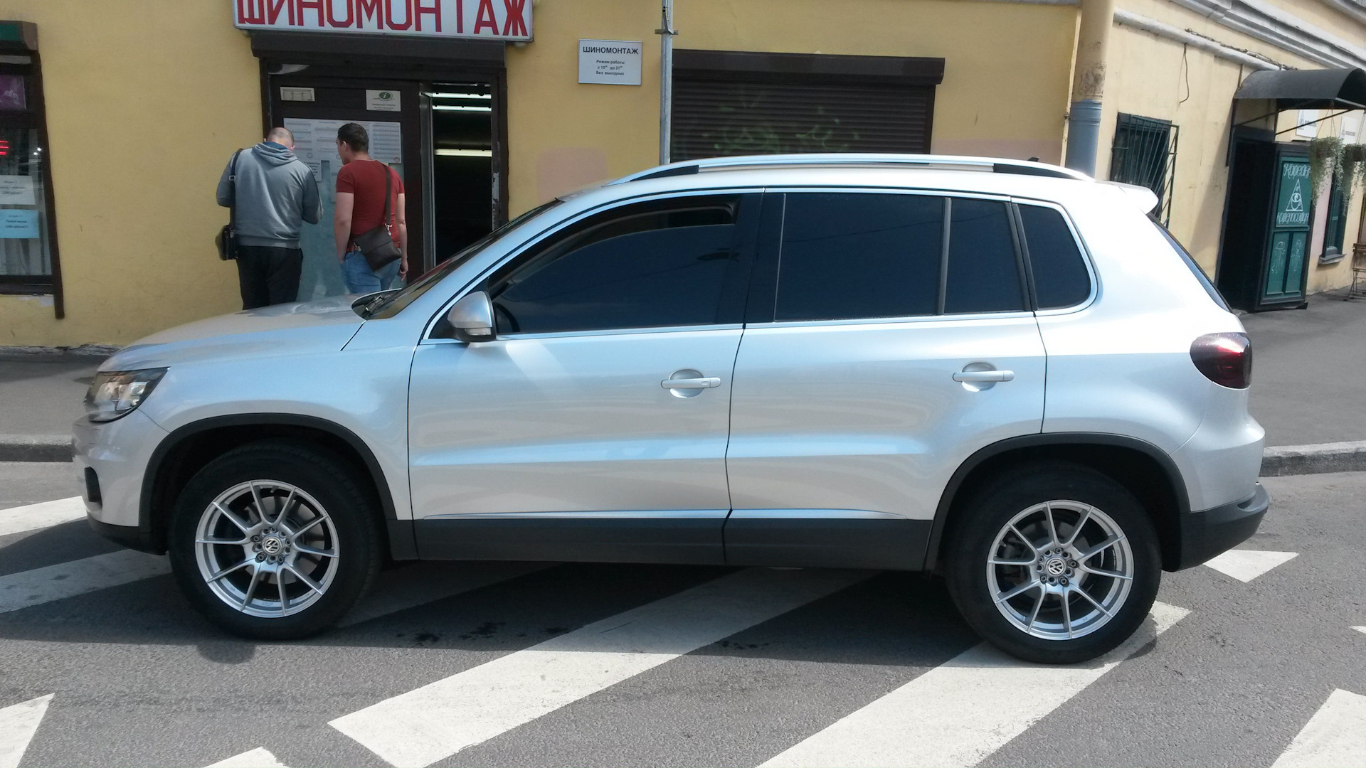 17 60. Tiguan 215/60 r17. 215.60R17 Тигуан. Тигуан 225 60 17. 215 60 R17 на Тигуан 1 поколения.