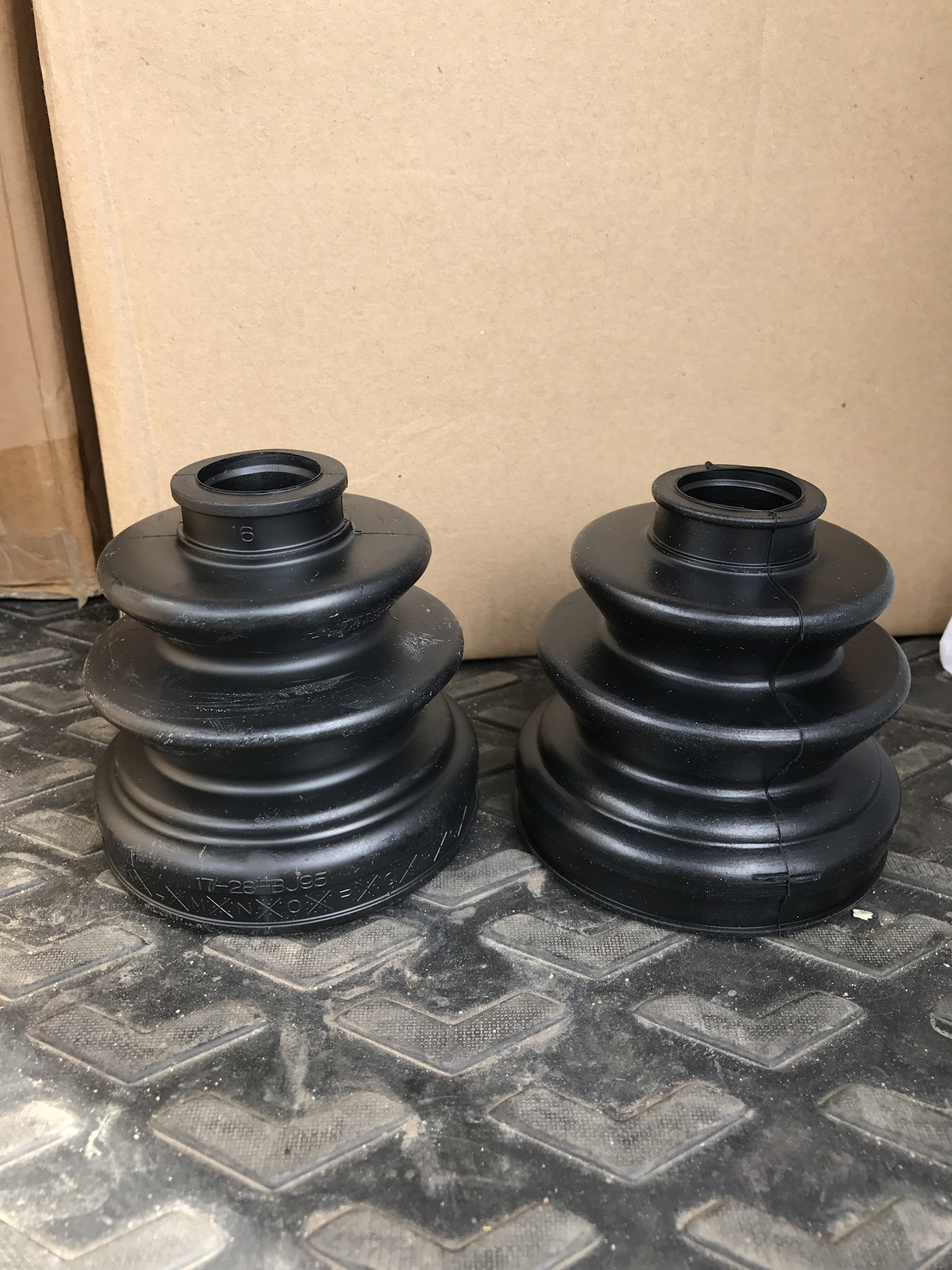 пыльник шруса москвич 2141 наружный. пыльник шруса наружный митсубиси паджеро 2. пыльник шруса pajero sport 1 внешний. пыльник шруса паджеро спорт. пыльник шрус полиуретан на паджеро спорт 2.