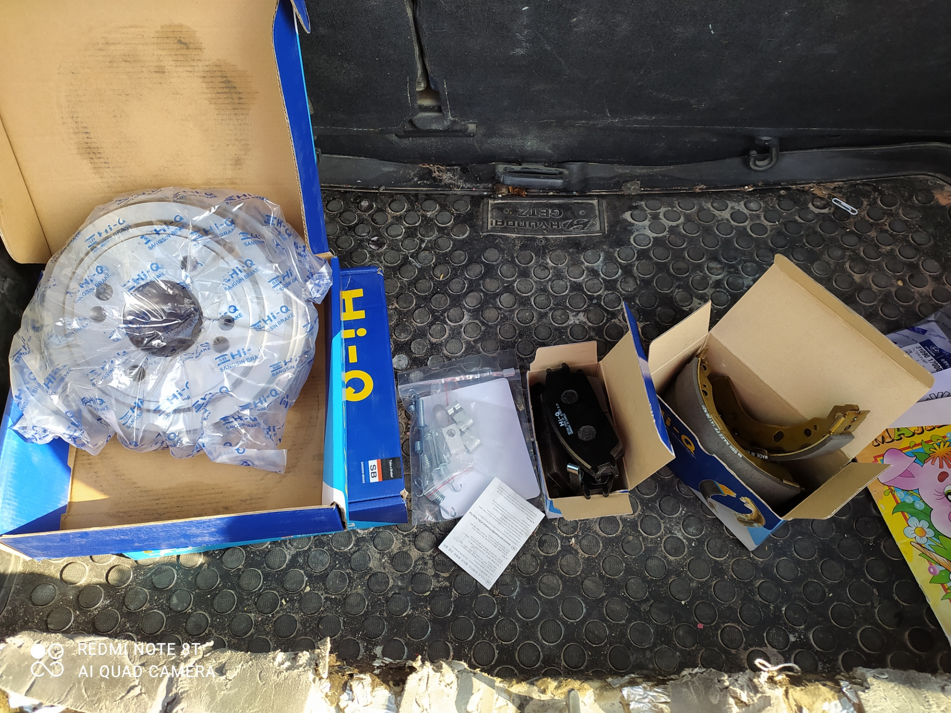 Замена тормозных колодок вкруг — Hyundai Getz, 1,4 л., 2008 года ...