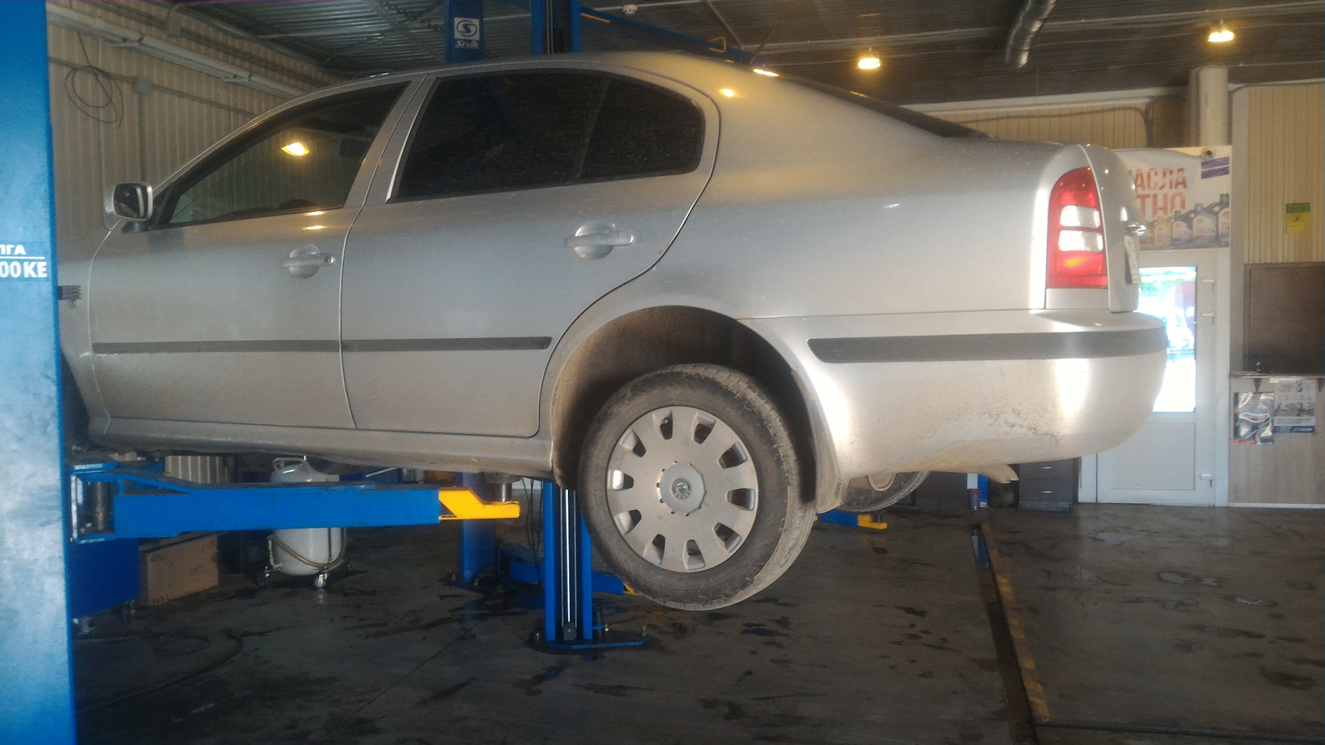 Замена передних подшипников ступицы — Skoda Octavia A4 Mk1, 1,6 л, 2008 ...