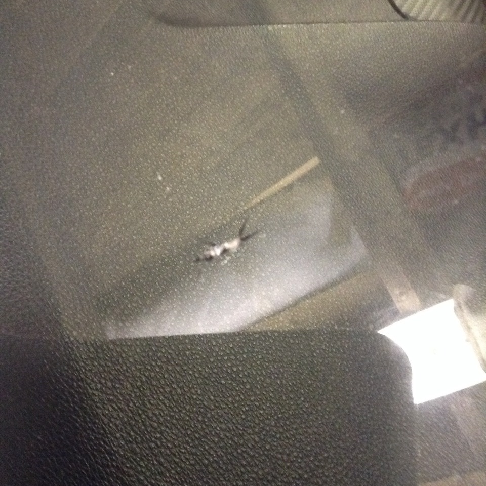 Скол на лобовом стекле. — KIA Sportage (2G), 2 л., 2006 года | своими ...