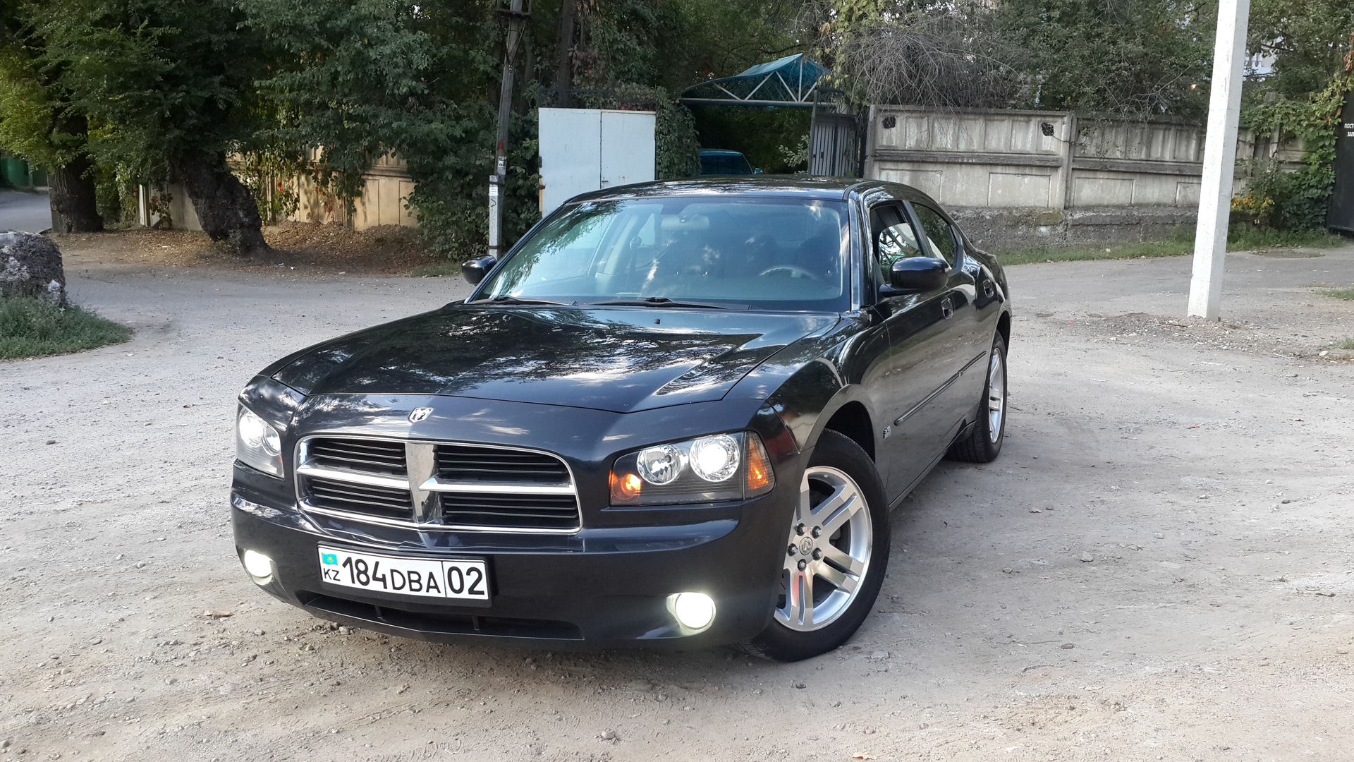 Dodge Charger (7G) 3.5 бензиновый 2006 | FBI Buffalo на DRIVE2