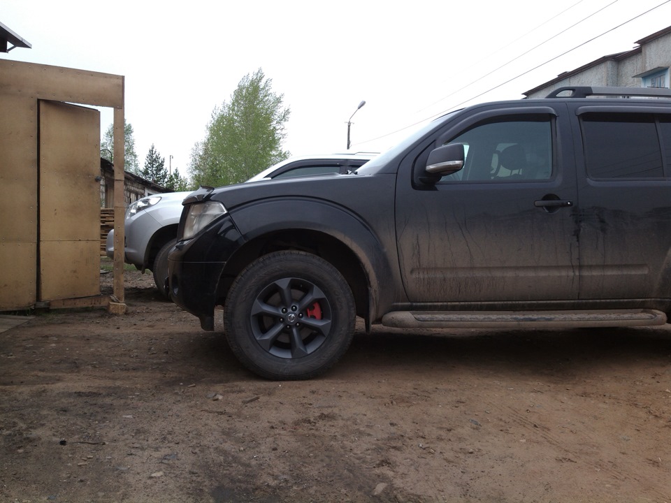 Дымит ниссан патфайндер. 265 60 18 pathfinder. Дымит ниссан патфайндер. Ниссан патфайндер 2. Дымит ниссан патфайндер.