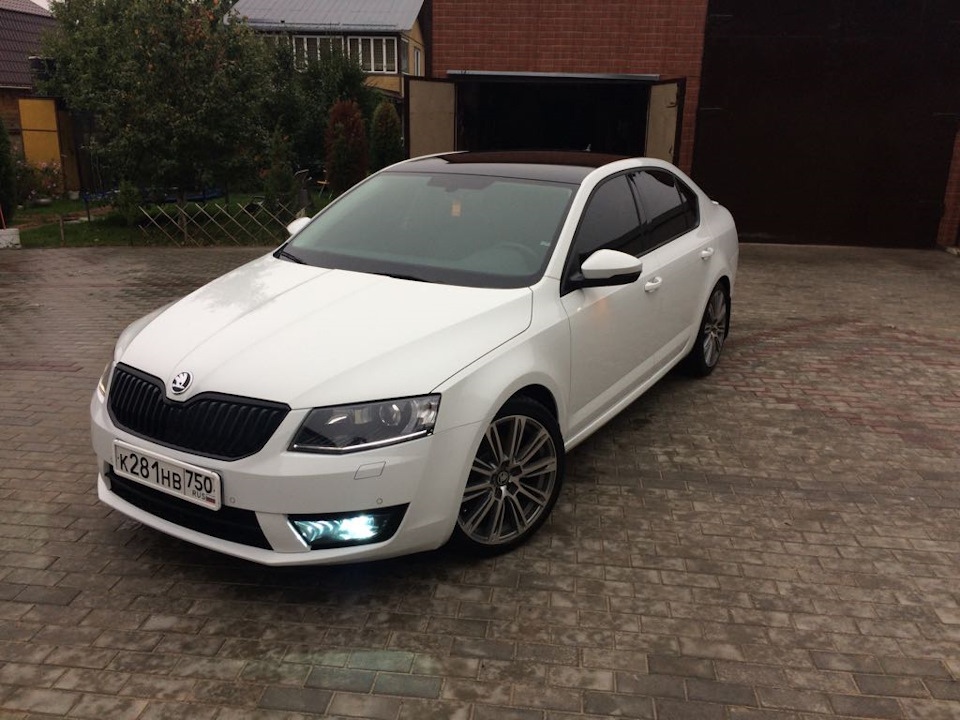 Skoda Octavia a7 белая