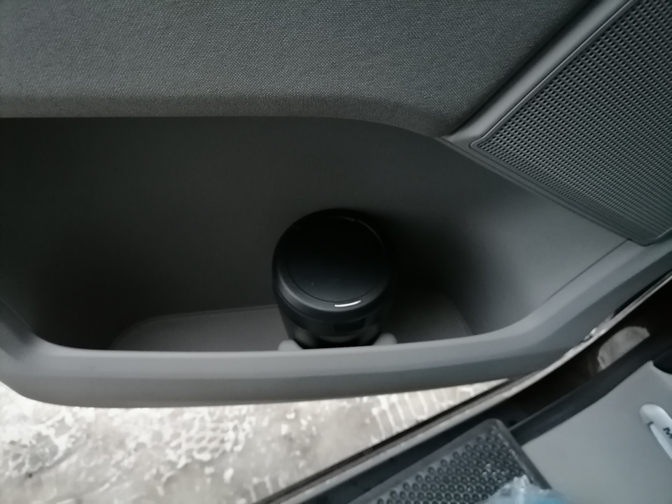 Оригинальные мусорные корзинки в двери мультивена — Volkswagen Multivan ...