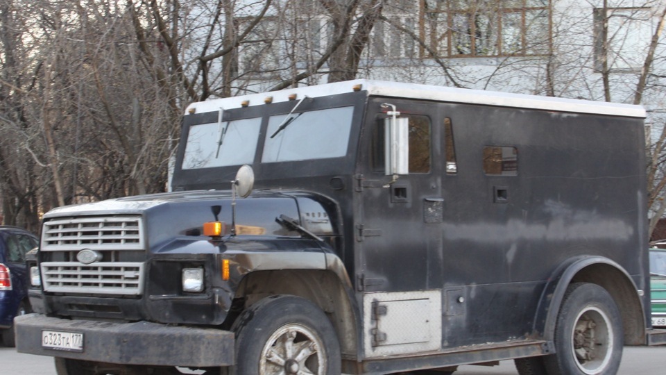 Броневик Ford Econoline