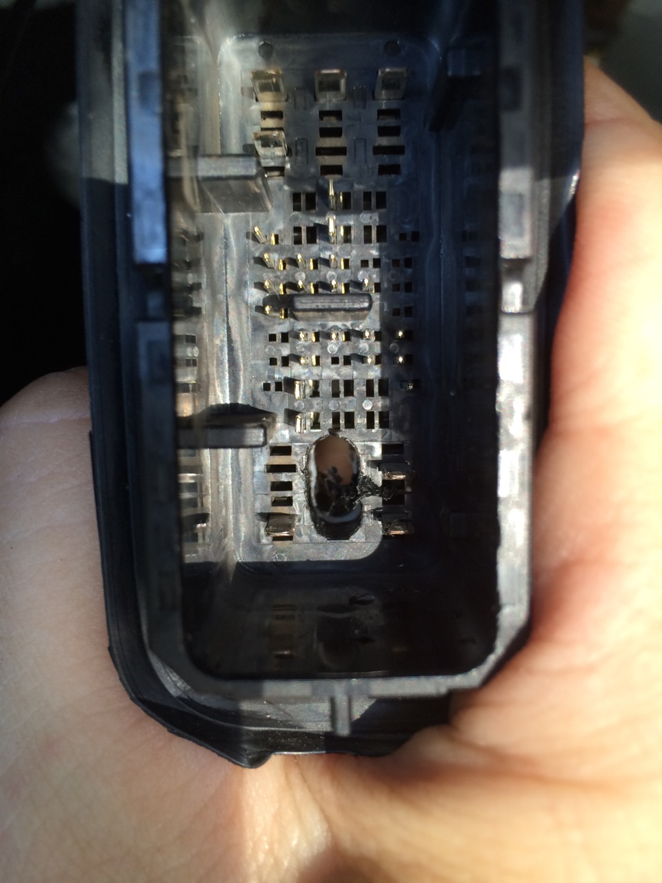 Подключение усилителя на фронт — KIA Ceed (2G), 1,6 л, 2013 года ...