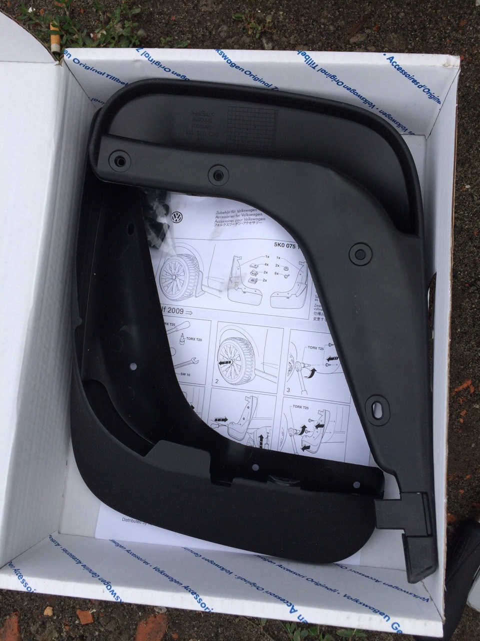 Установил брызговики — Volkswagen Golf Mk6, 1,6 л, 2010 года | своими ...
