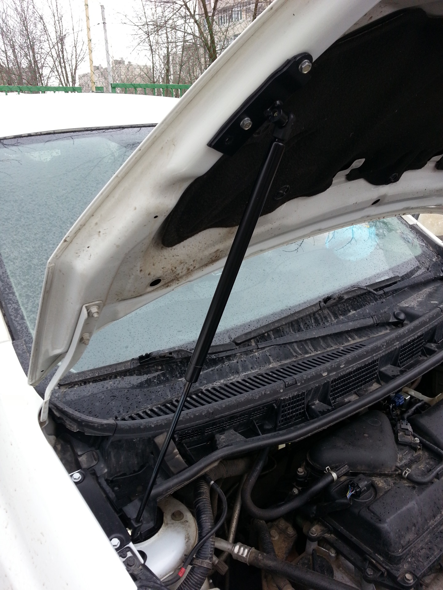 Продолжение темы лифт капота — Nissan Note (1G), 1,4 л., 2010 года ...