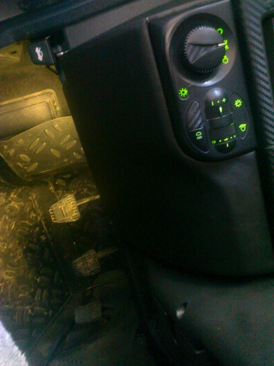 учимся, кожзамручки и крышка предохранителей или как там называется ...