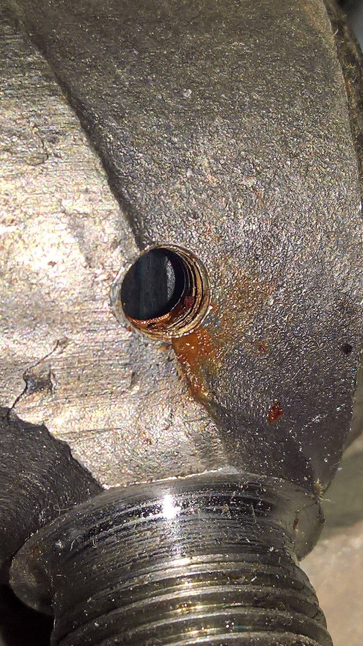 Замена наконечника рулевой тяги с левой стороны… И привет от Радиатора ...