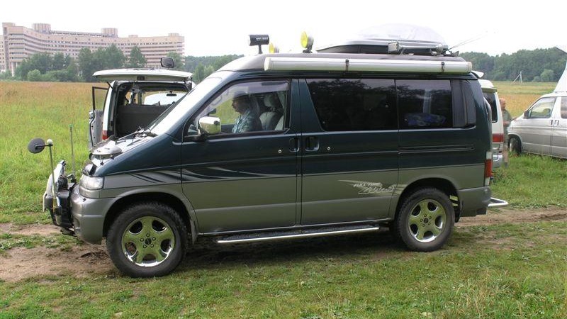 Френди 2. Mazda Bongo Friendee комплектации. Установка подножек Bongo Friendee