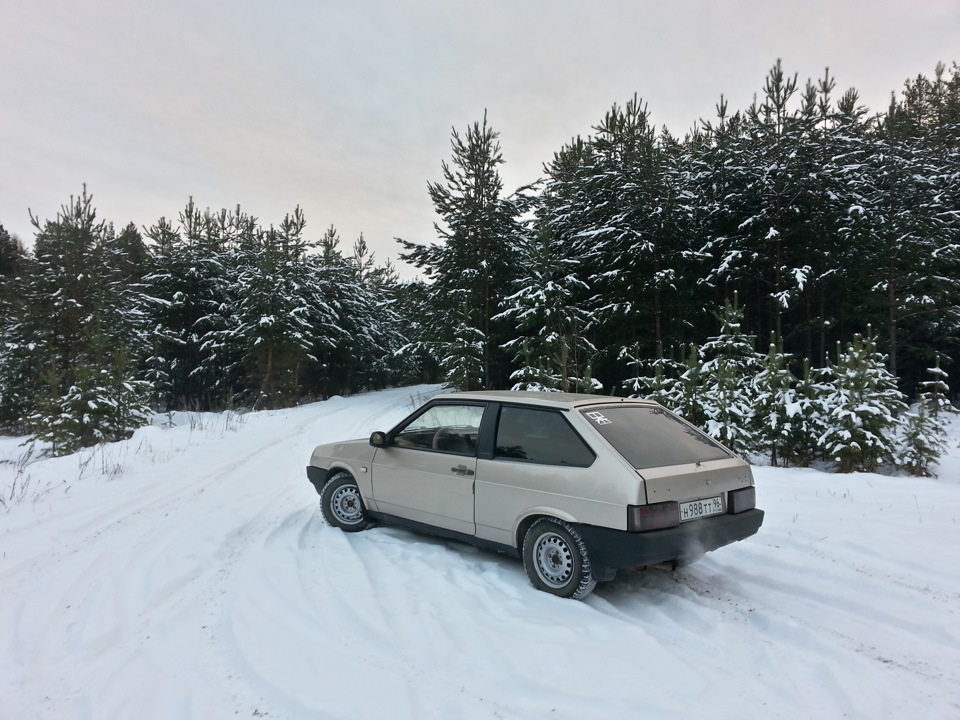 Зимняя 15. Лада 15 зимой. Машина 15 зимой. Ваз15 зимой. Бока 15 зимой.