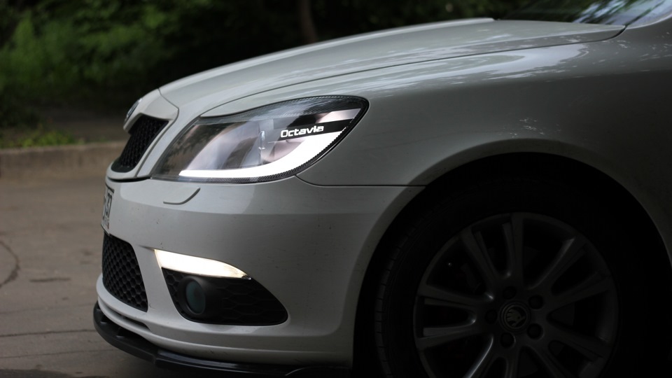 Skoda Octavia RS White Swan