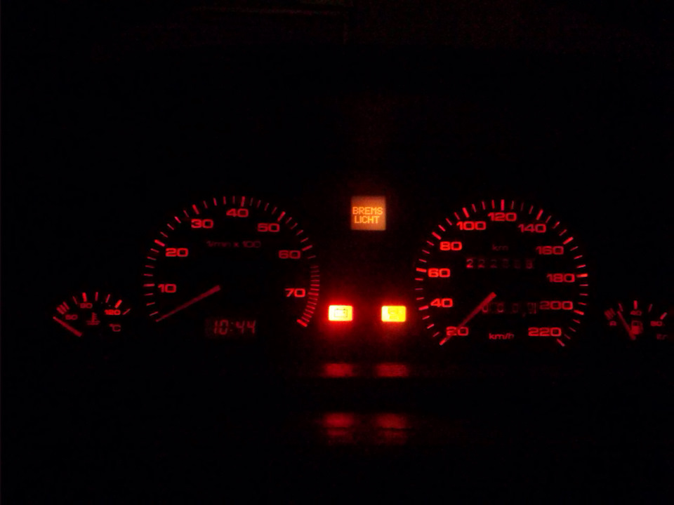 Фото в бортжурнале Audi 100 (C3)