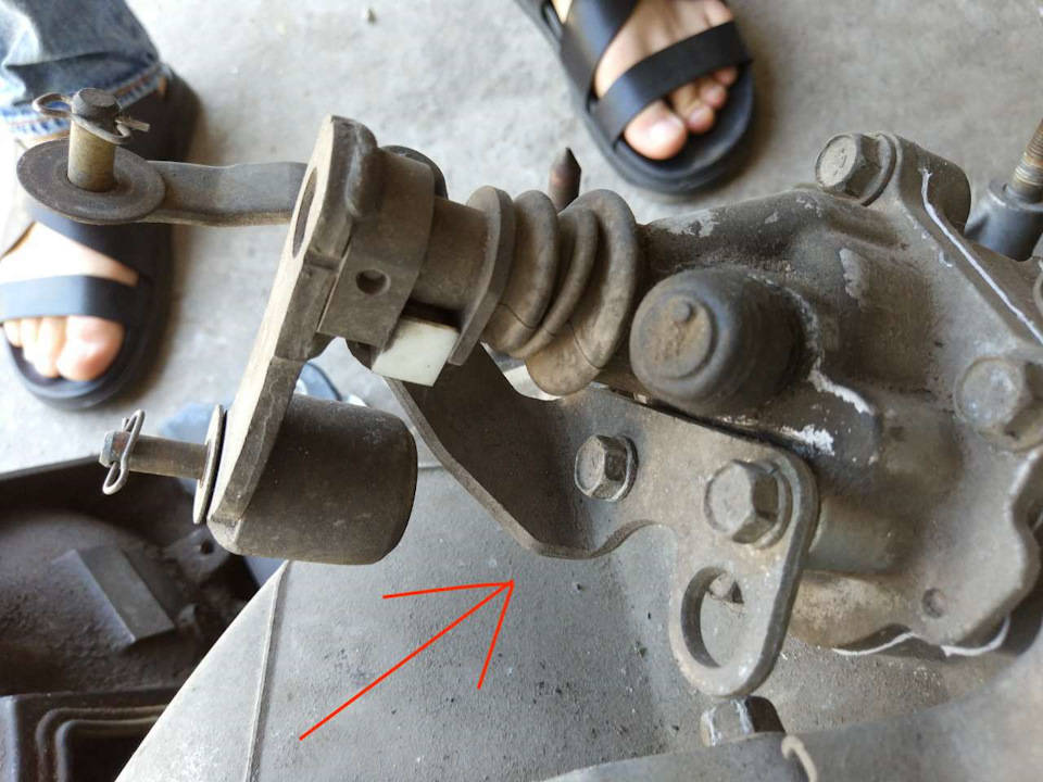 Фото кронштейна на коробке. Если не ошибаюсь 1.6 — Mitsubishi Lancer IX