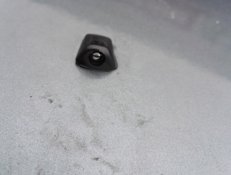 Замена форсунок стеклоомывателя и щеток стеклоочистителя — Mazda ...